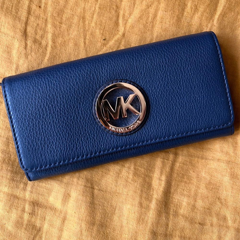 NWT Michael Kors Fulton Flap Continental Wallet Navy